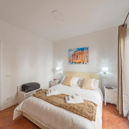 Appartamento Trevi Domus Avignonesi Roma Esterno foto