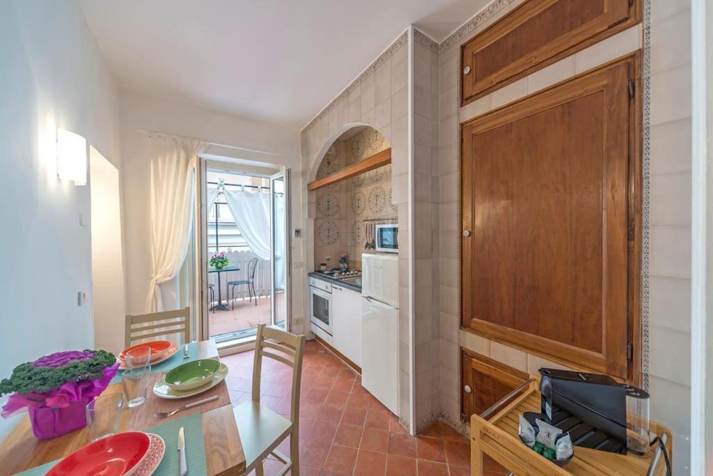 Appartamento Trevi Domus Avignonesi Roma Esterno foto