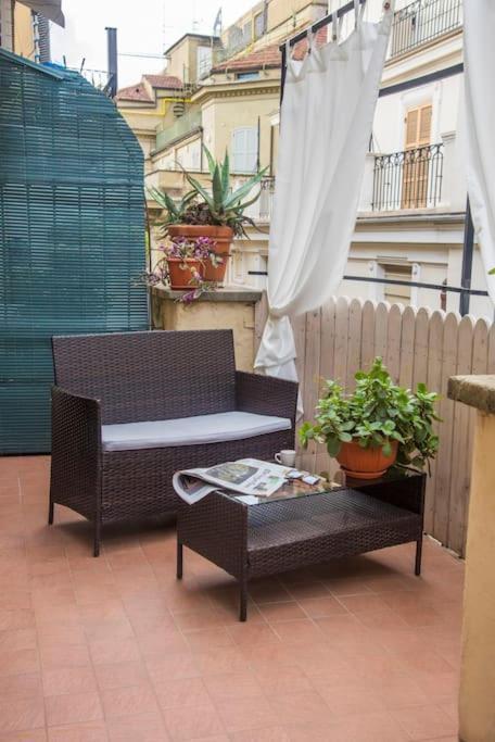 Appartamento Trevi Domus Avignonesi Roma Esterno foto